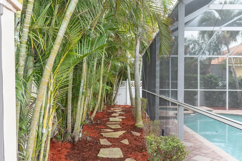 906 LANDMARK CIRCLE S Tierra Verde, FL 33715