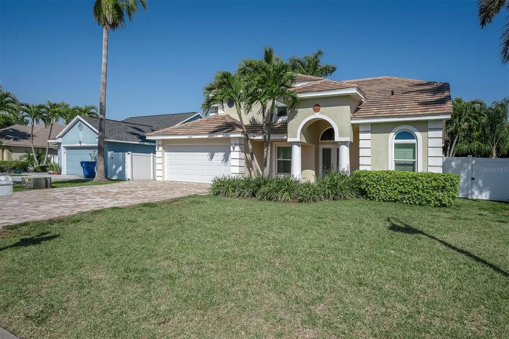 906 LANDMARK CIRCLE S Tierra Verde, FL 33715