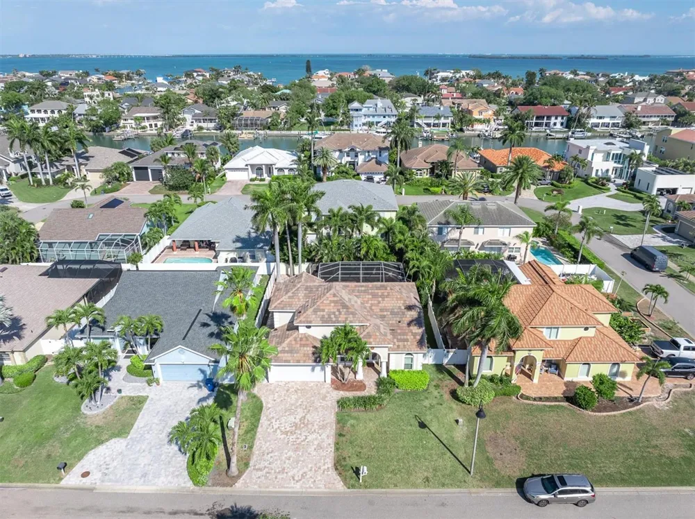906 LANDMARK CIRCLE S Tierra Verde, FL 33715