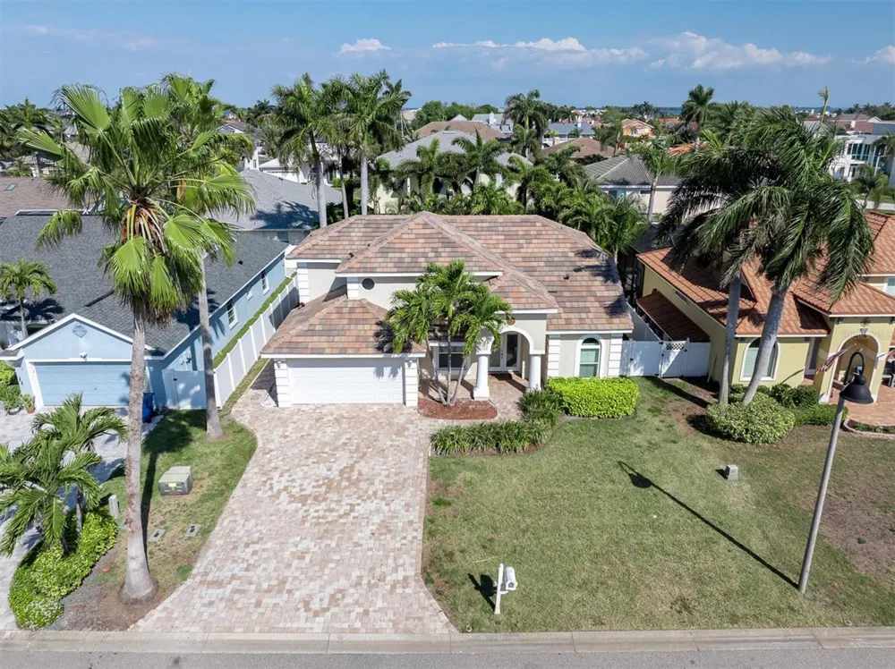 906 LANDMARK CIRCLE S Tierra Verde, FL 33715