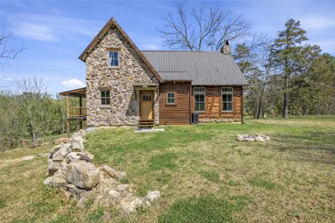 261 Bella Vista Road