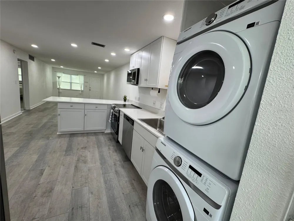 5720 13TH AVENUE #106B St Petersburg, FL 33710