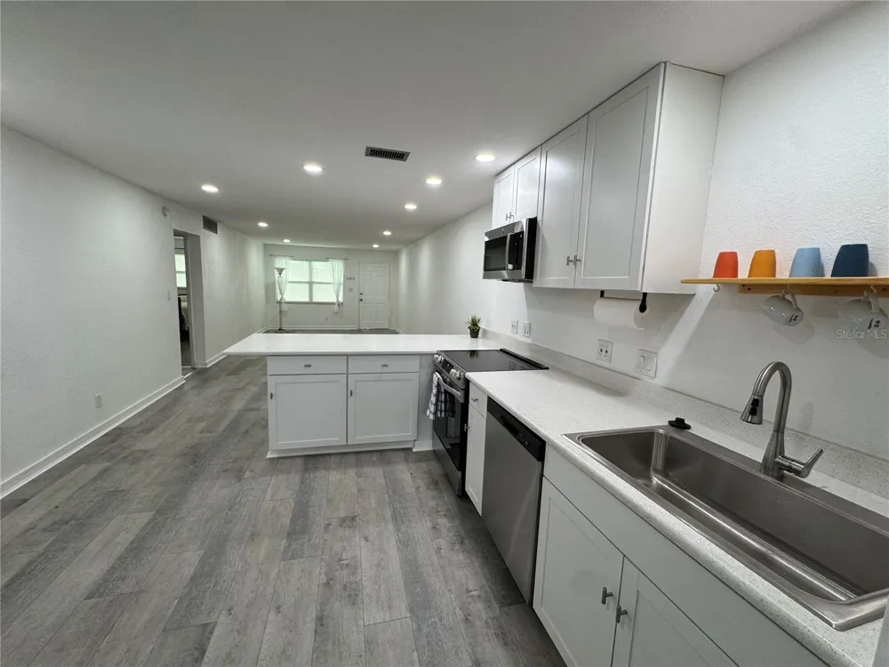 5720 13TH AVENUE #106B St Petersburg, FL 33710