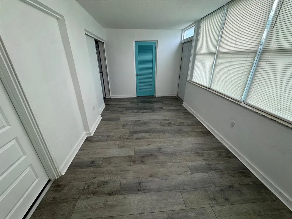 5720 13TH AVENUE #106B St Petersburg, FL 33710