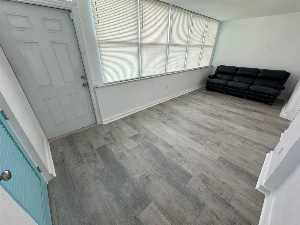 5720 13TH AVENUE #106B St Petersburg, FL 33710