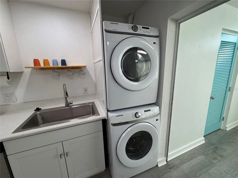 5720 13TH AVENUE #106B St Petersburg, FL 33710