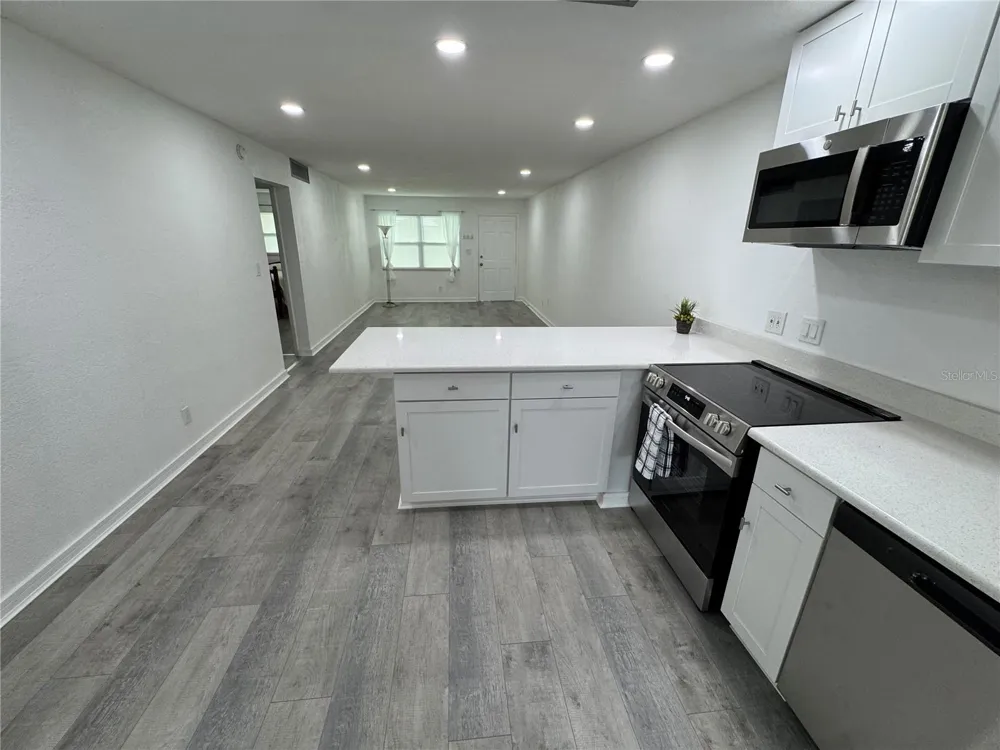 5720 13TH AVENUE #106B St Petersburg, FL 33710