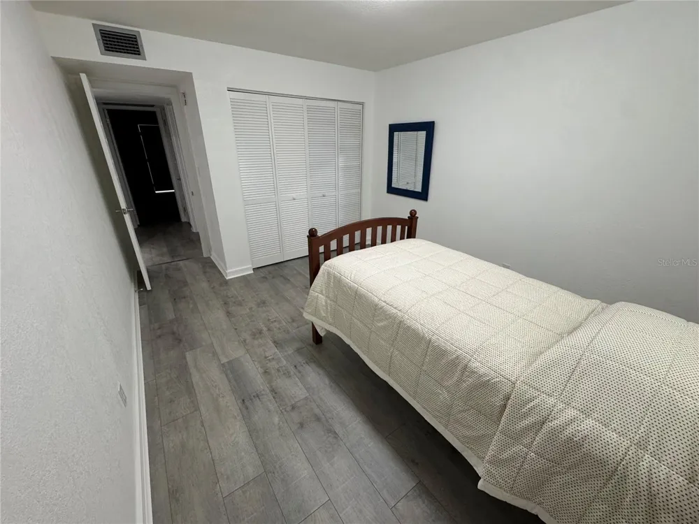 5720 13TH AVENUE #106B St Petersburg, FL 33710