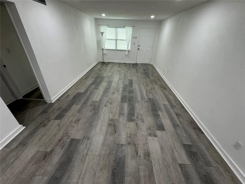 5720 13TH AVENUE #106B St Petersburg, FL 33710