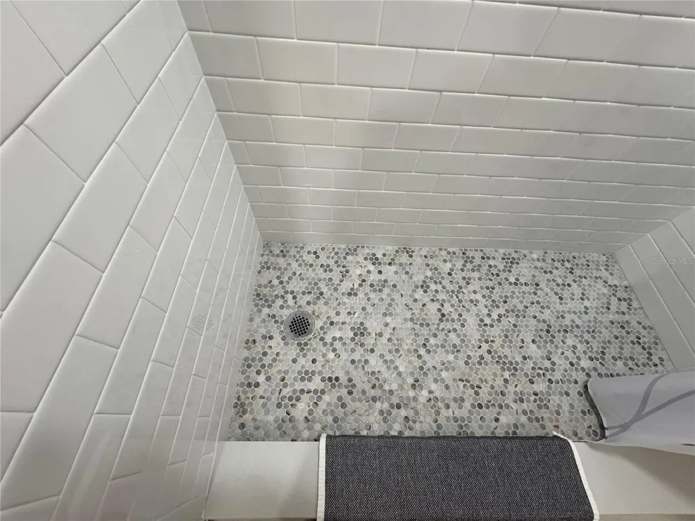 5720 13TH AVENUE #106B St Petersburg, FL 33710