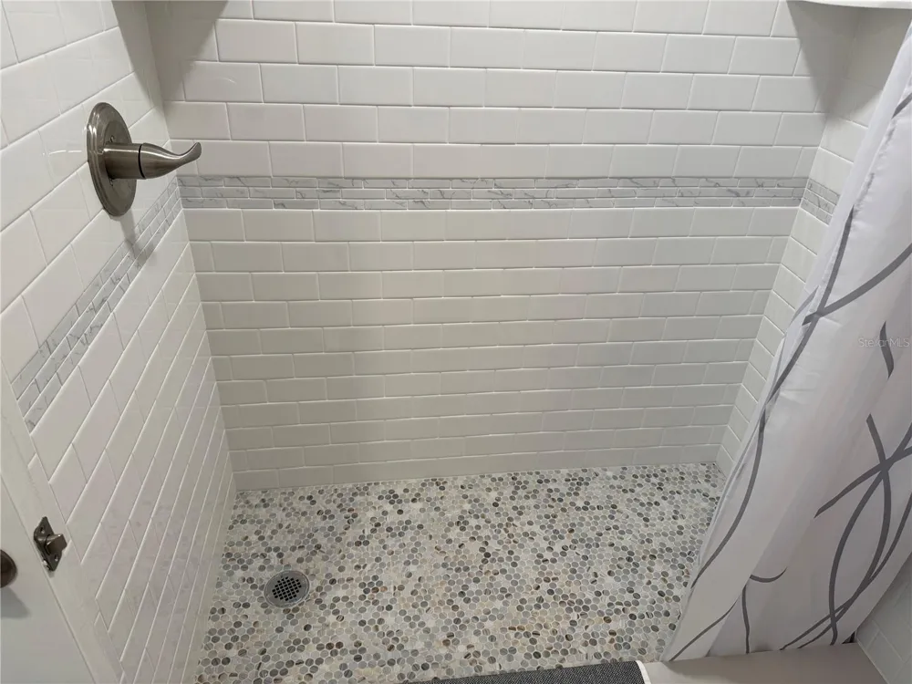5720 13TH AVENUE #106B St Petersburg, FL 33710