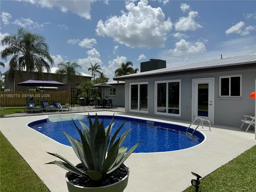 2497 NW South Manor Ave Stuart, FL 34994