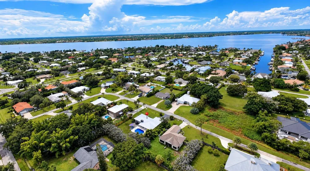 2497 NW South Manor Ave Stuart, FL 34994