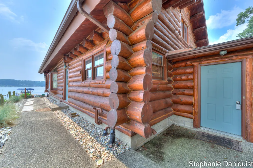 1601 Westwind Court Laketon Township, MI 49445