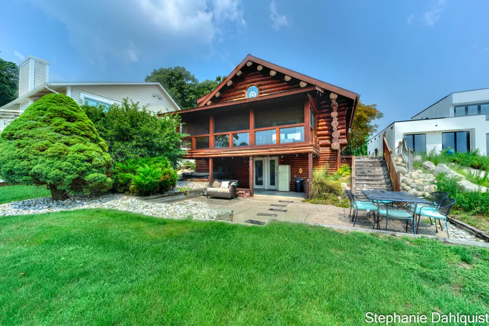 1601 Westwind Court Laketon Township, MI 49445