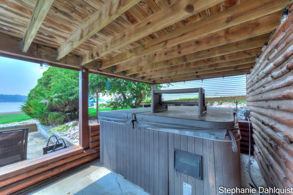 1601 Westwind Court Laketon Township, MI 49445
