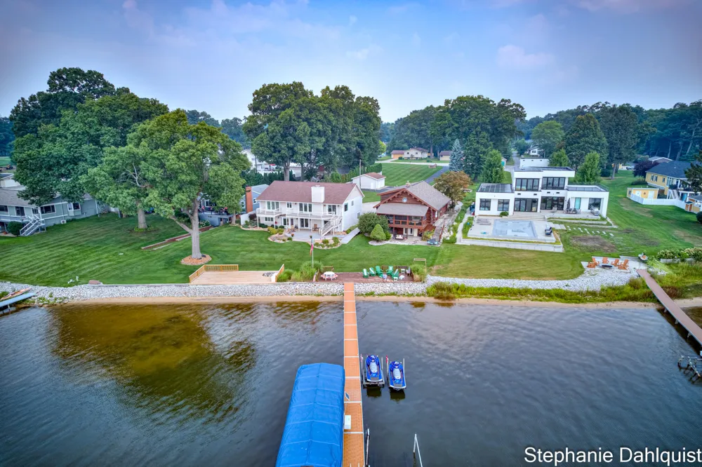 1601 Westwind Court Laketon Township, MI 49445