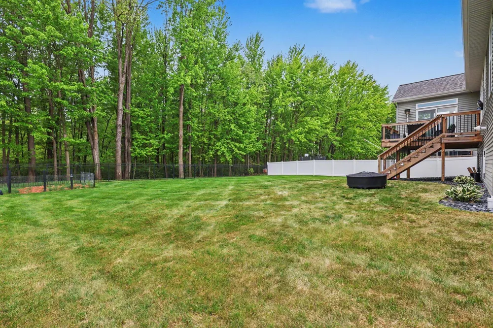 7460 Thistle Street Allendale, MI 49401
