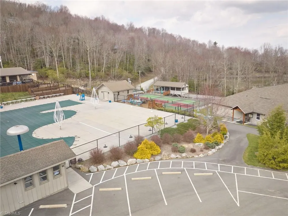 101 Foxgrape Hollow Road Beech Mountain, NC 28604