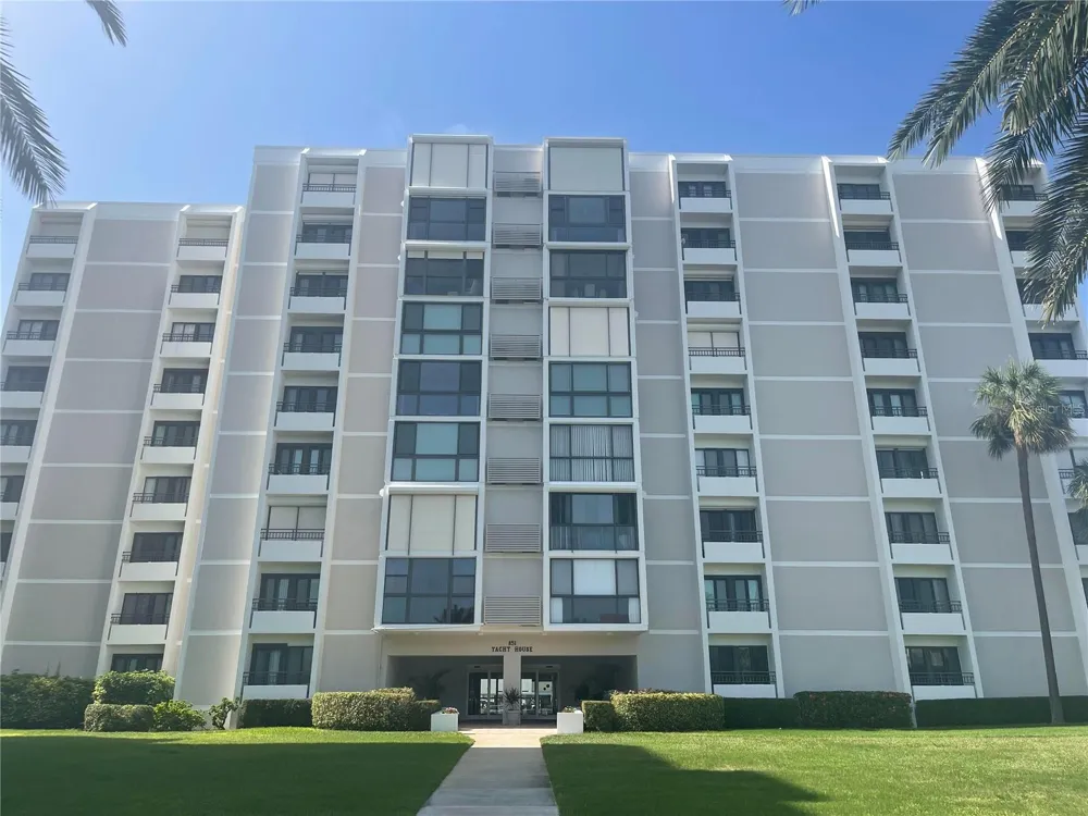 851 BAYWAY BOULEVARD #103 Clearwater Beach, FL 33767