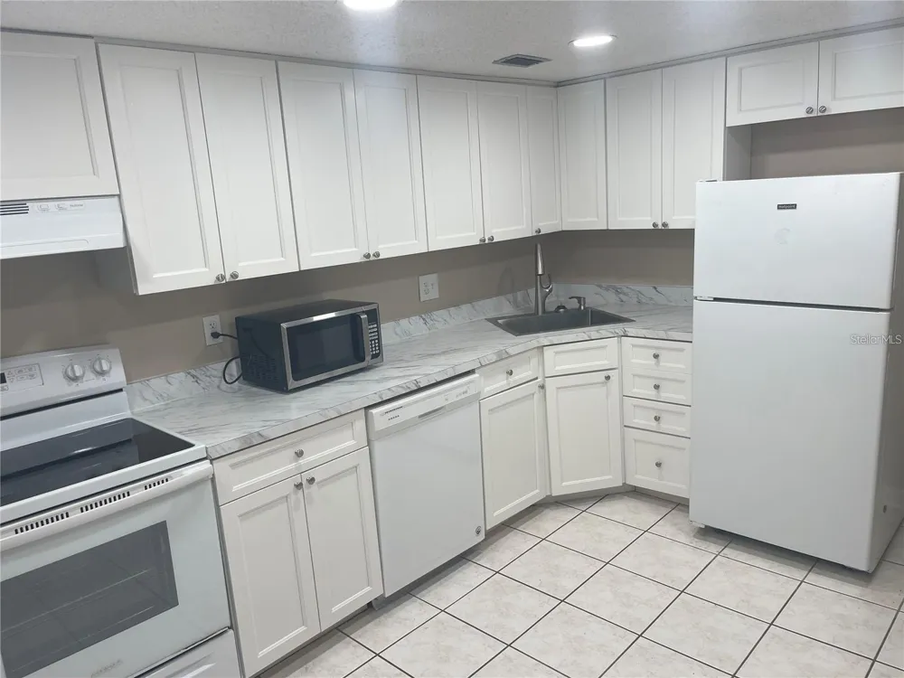 851 BAYWAY BOULEVARD #103 Clearwater Beach, FL 33767
