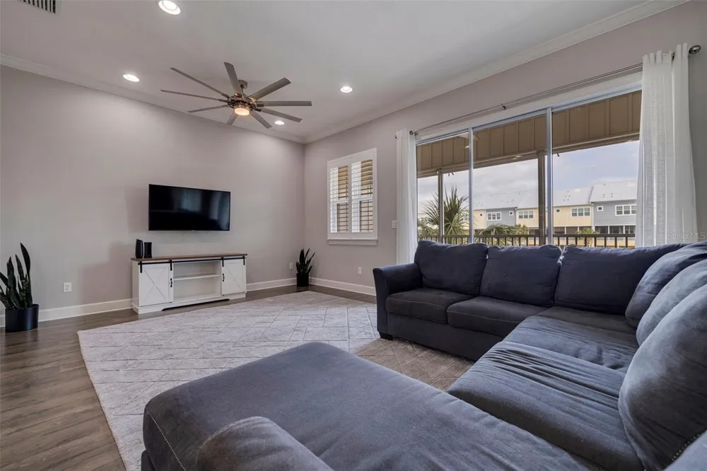 6064 MOORINGS DRIVE S St Petersburg, FL 33712