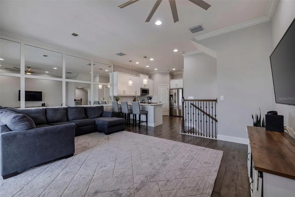 6064 MOORINGS DRIVE S St Petersburg, FL 33712