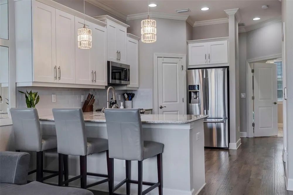 6064 MOORINGS DRIVE S St Petersburg, FL 33712