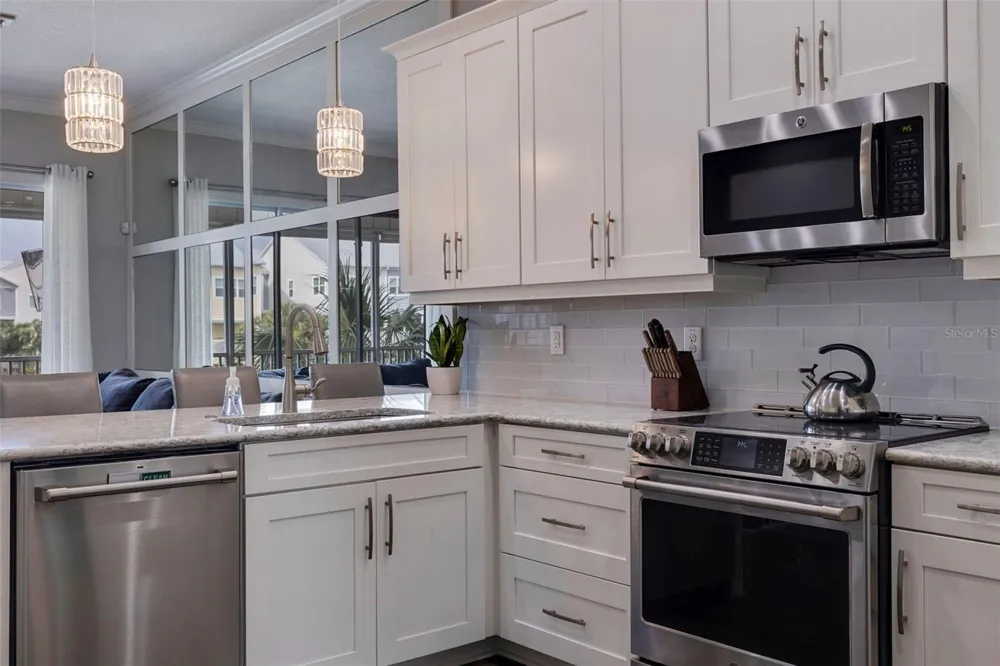 6064 MOORINGS DRIVE S St Petersburg, FL 33712