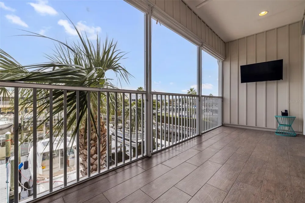 6064 MOORINGS DRIVE S St Petersburg, FL 33712