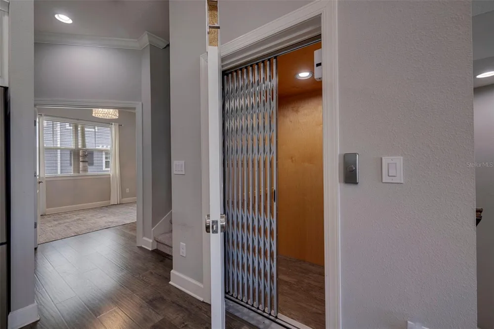 6064 MOORINGS DRIVE S St Petersburg, FL 33712