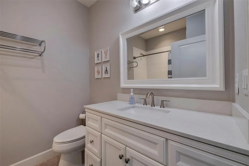 6064 MOORINGS DRIVE S St Petersburg, FL 33712