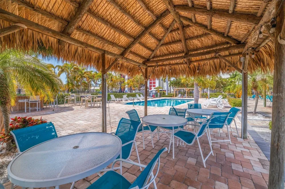 6064 MOORINGS DRIVE S St Petersburg, FL 33712