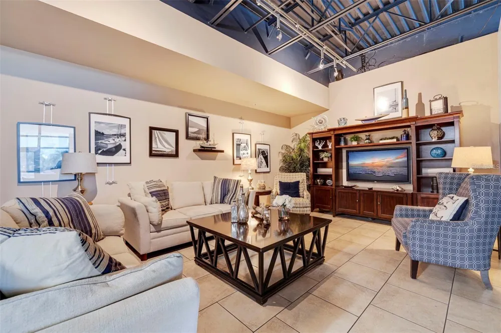 6064 MOORINGS DRIVE S St Petersburg, FL 33712