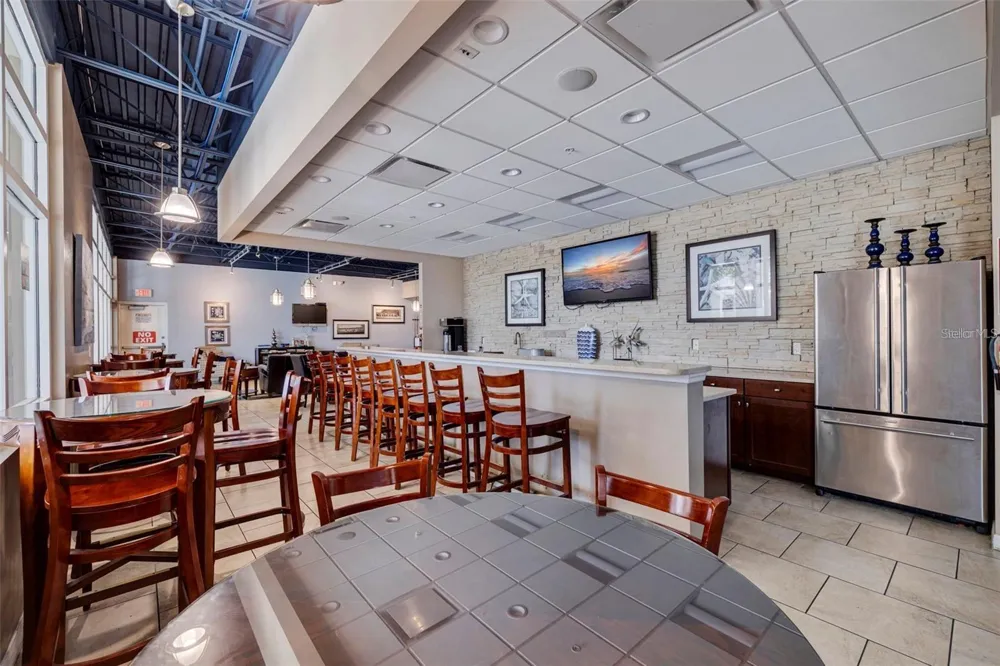 6064 MOORINGS DRIVE S St Petersburg, FL 33712
