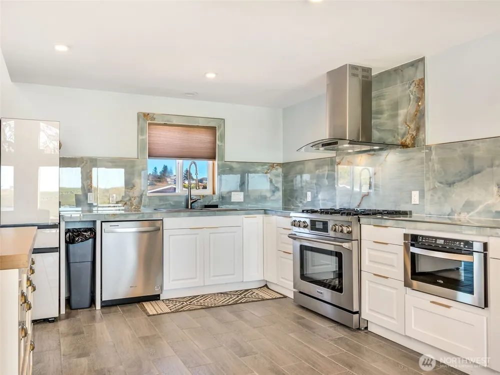 35405 F PLACE Ocean Park, WA 98640