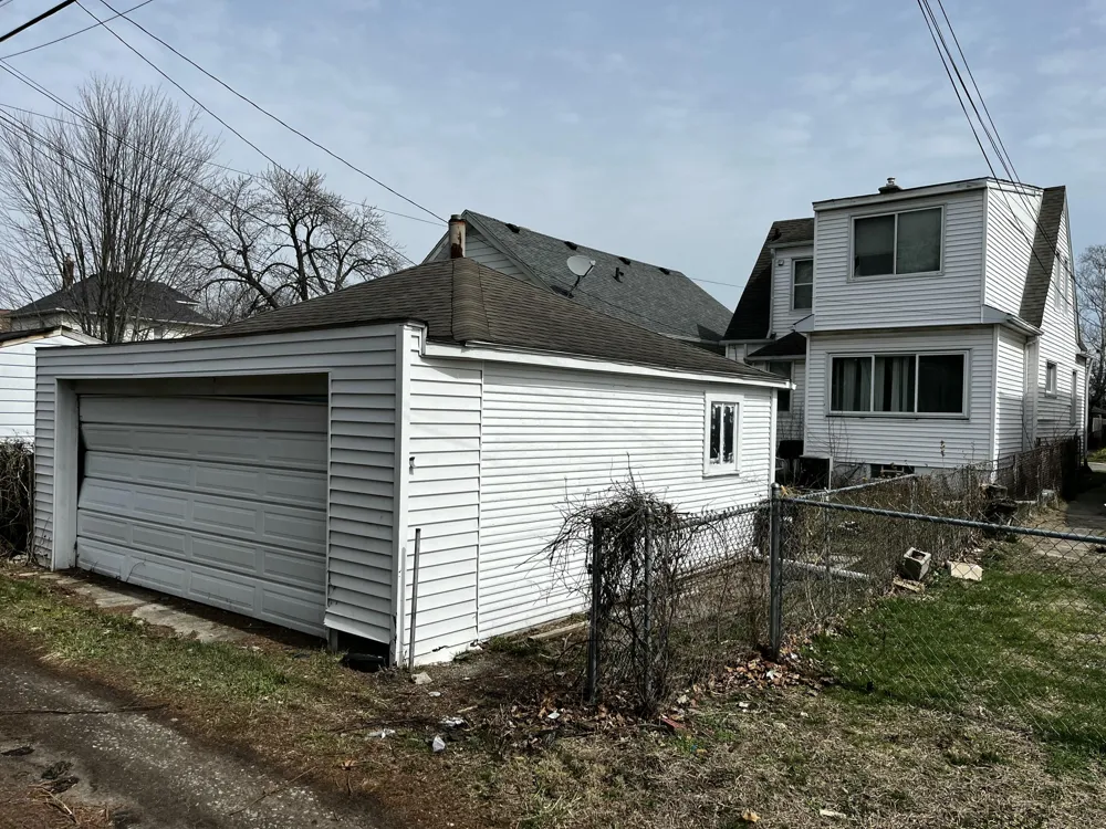 1810 Lindbergh Street Wyandotte, MI 48192