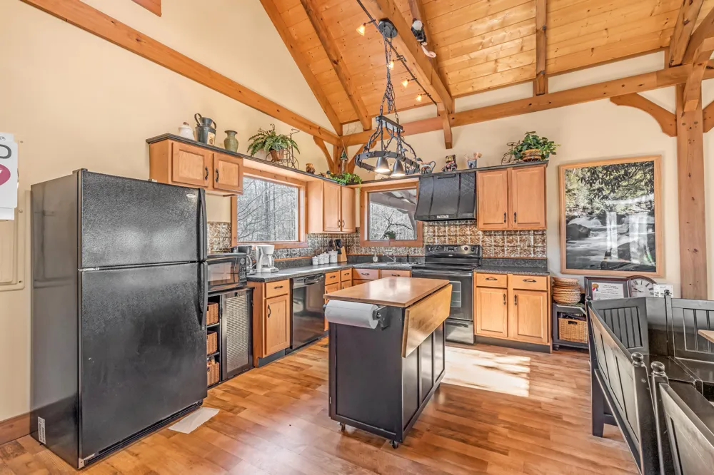 916 Rim Drive Coalmont, TN 37313