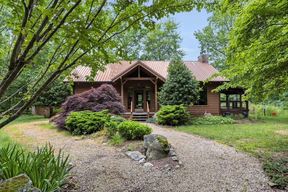 916 Rim Drive Coalmont, TN 37313