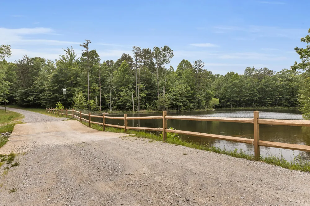 916 Rim Drive Coalmont, TN 37313