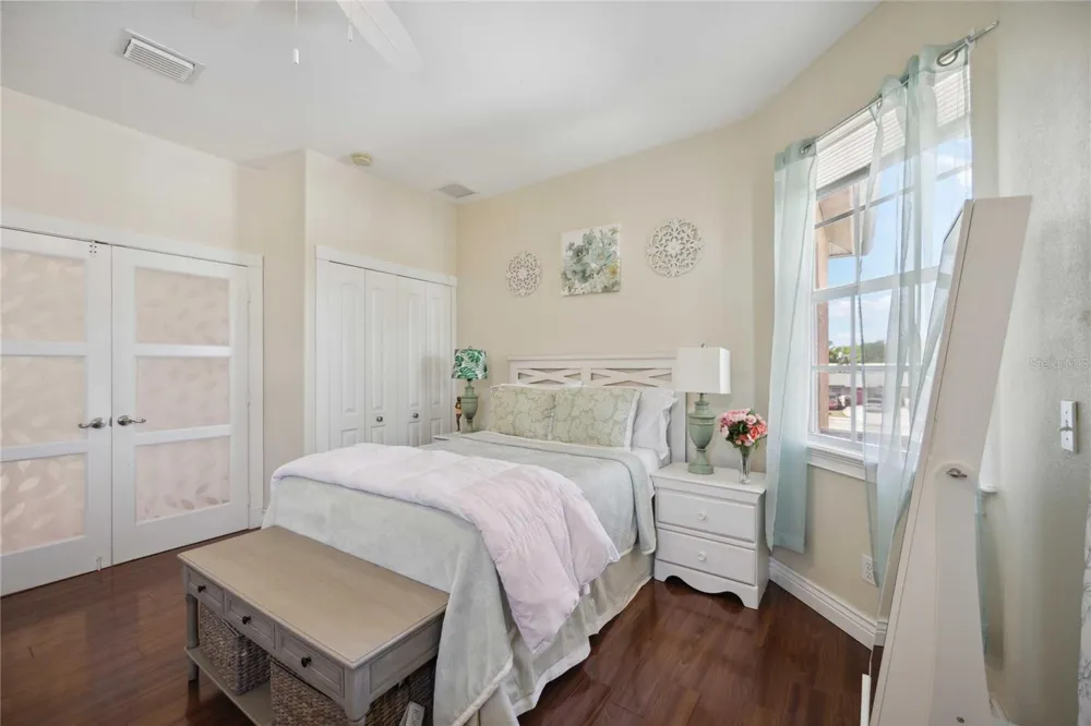 1621 DR MARTIN LUTHER KING WAY Sarasota, FL 34234