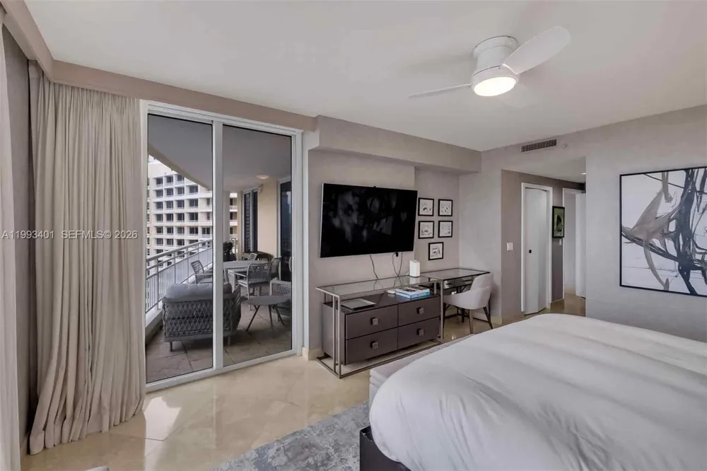 848 Brickell Key Dr #2605 Miami, FL 33131