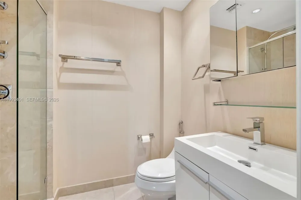 848 Brickell Key Dr #2605 Miami, FL 33131