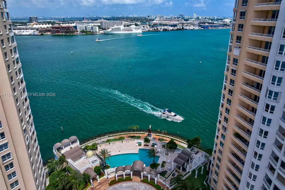 848 Brickell Key Dr #2605 Miami, FL 33131