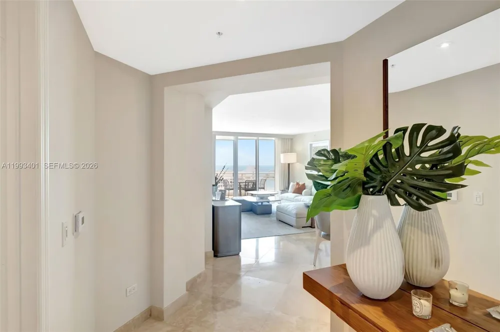848 Brickell Key Dr #2605 Miami, FL 33131