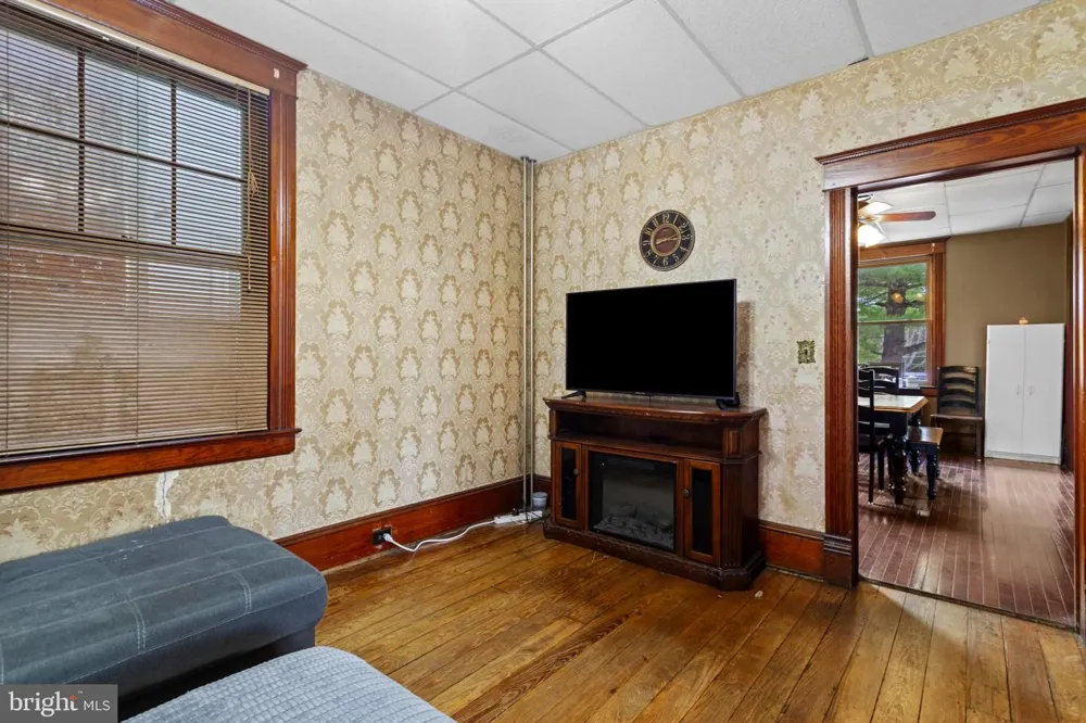 221 MAIN STREET New Windsor, MD 21776