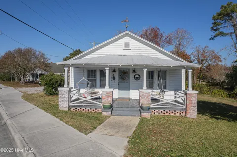 520 W Corbett Avenue