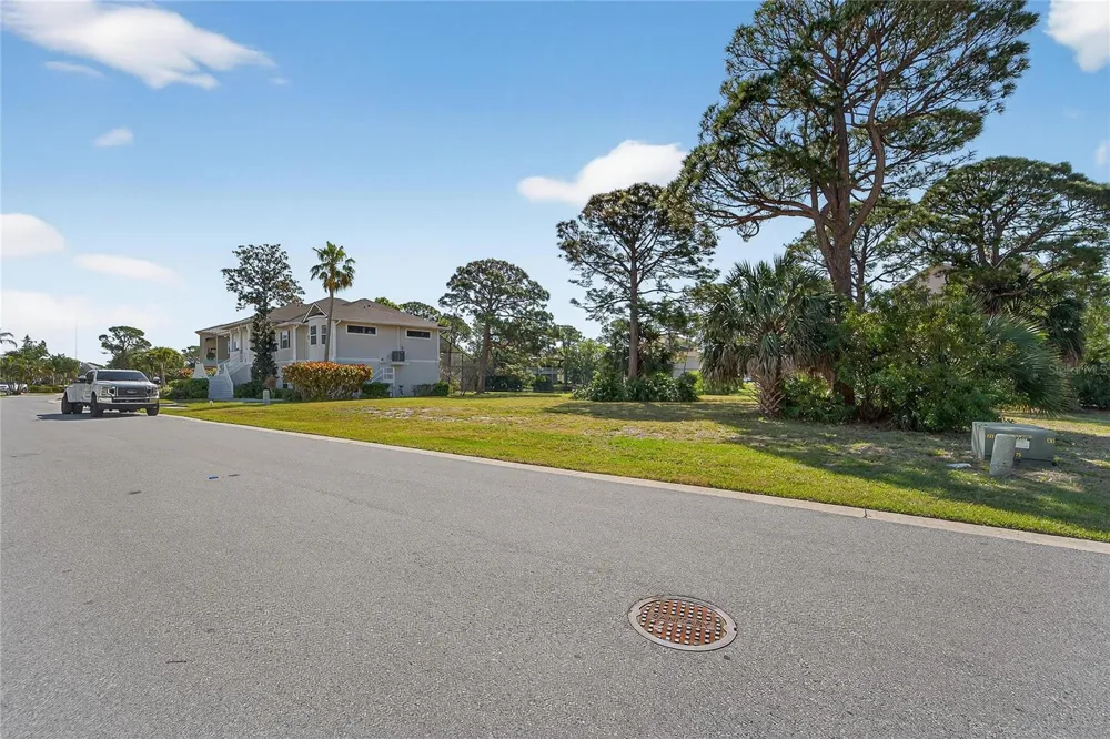 HARBOUR WATCH CIRCLE Tarpon Springs, FL 34689