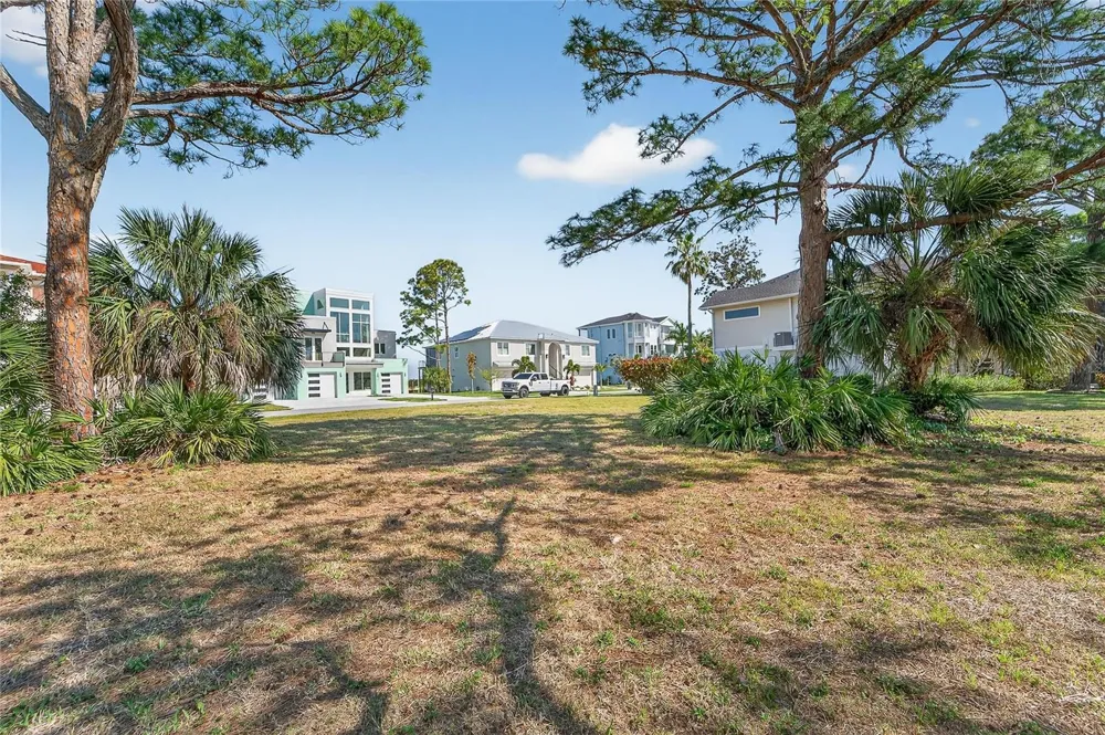 HARBOUR WATCH CIRCLE Tarpon Springs, FL 34689