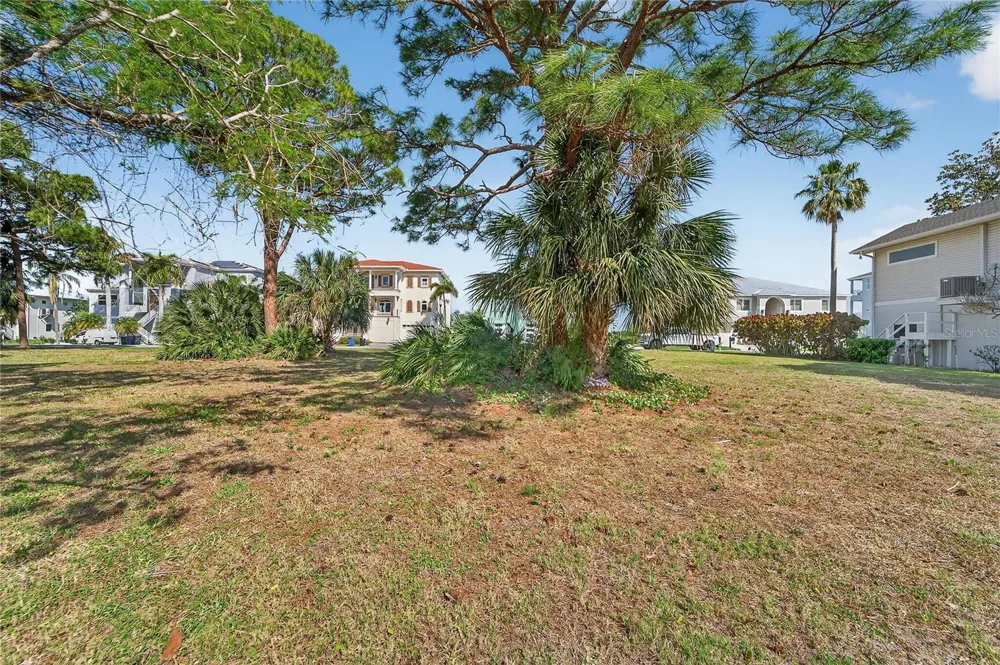 HARBOUR WATCH CIRCLE Tarpon Springs, FL 34689